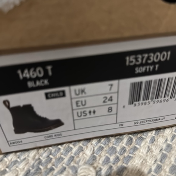 Dr Martens softy T toddler boots size 8US. - Picture 4 of 4